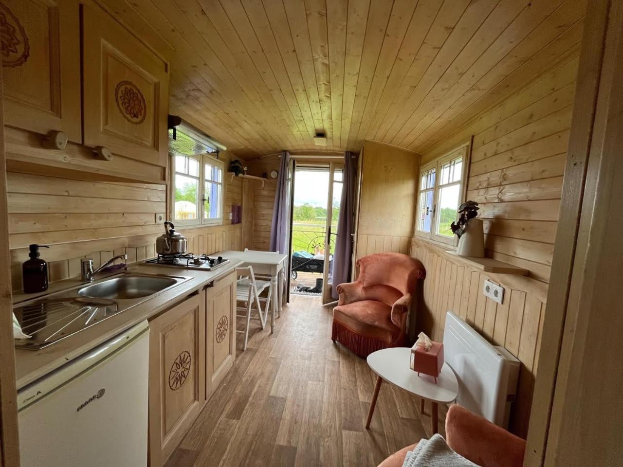 Les Logements Insolites De La Base Nautique Verneuil  外观 照片