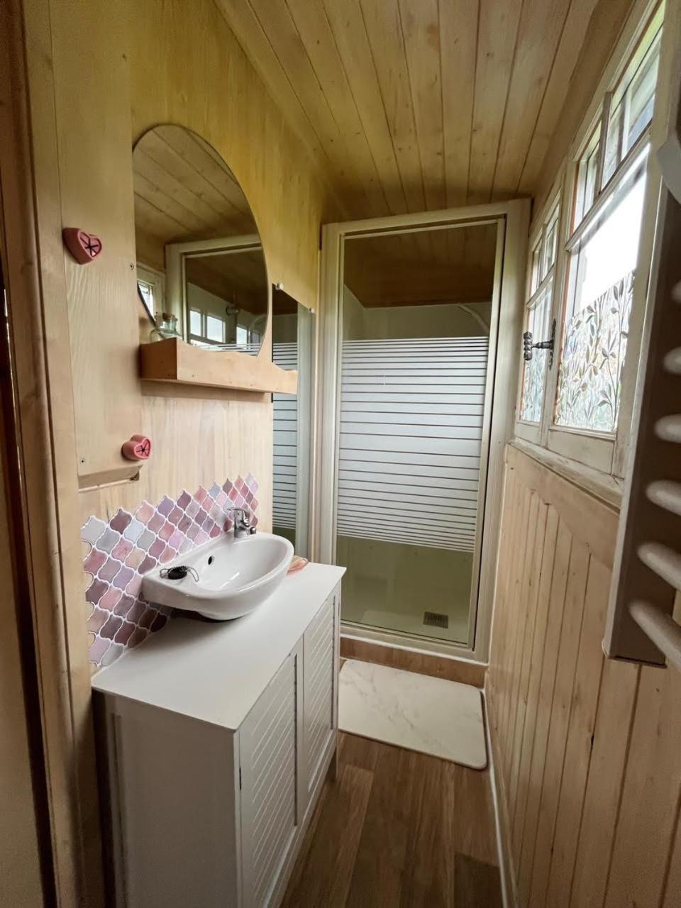 Les Logements Insolites De La Base Nautique Verneuil  外观 照片