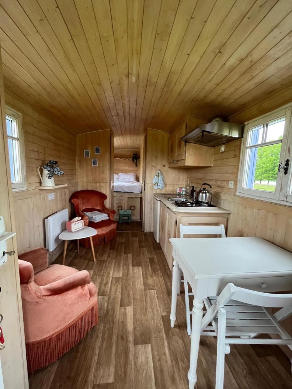 Les Logements Insolites De La Base Nautique Verneuil  外观 照片