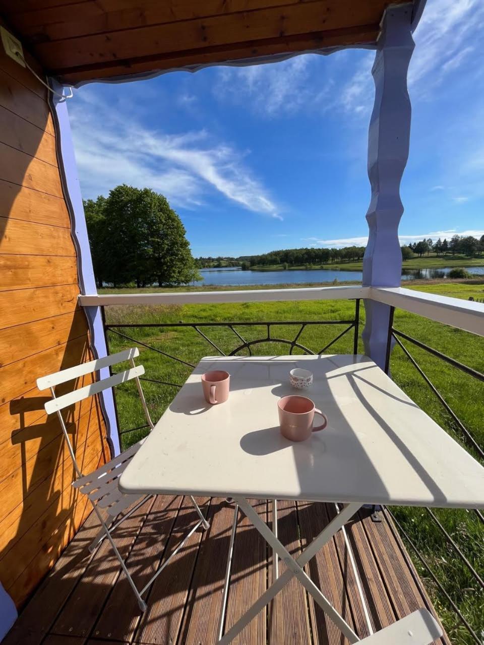 Les Logements Insolites De La Base Nautique Verneuil  外观 照片